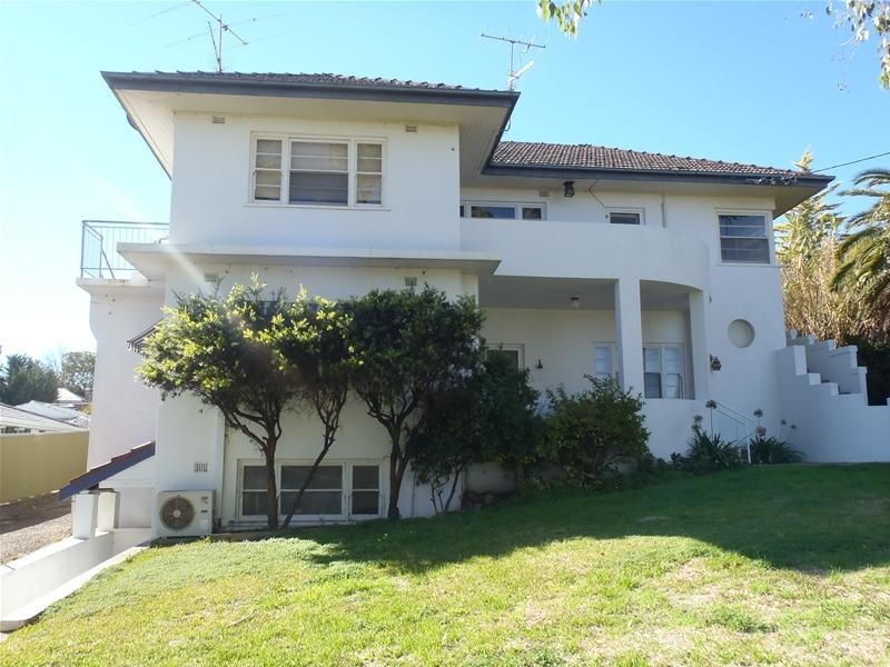 2/30 Upper Street, Tamworth NSW 2340