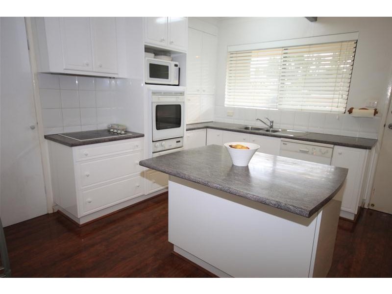 30 McRae Street, Tamworth NSW 2340