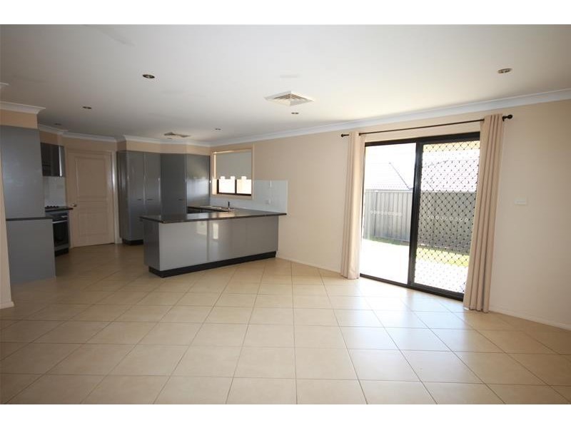 20 Falcon Drive, Tamworth NSW 2340