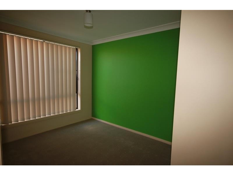 20 Falcon Drive, Tamworth NSW 2340