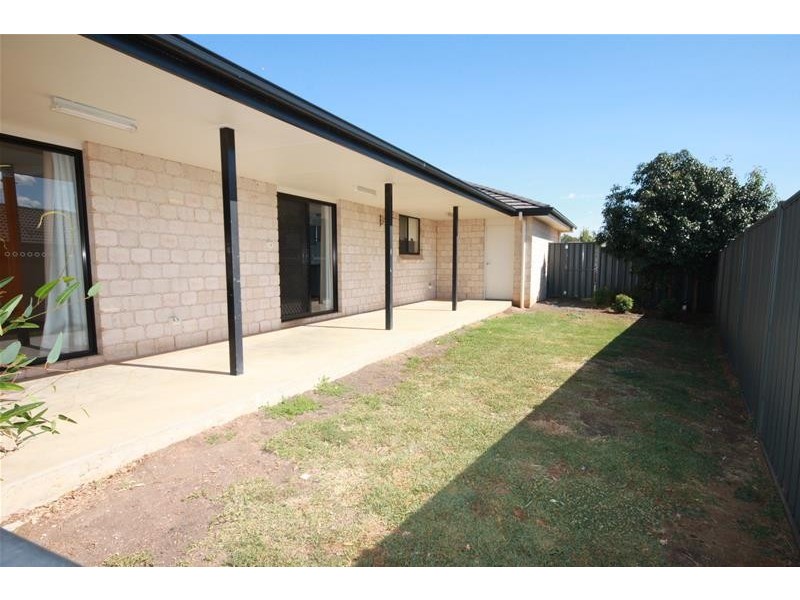 20 Falcon Drive, Tamworth NSW 2340