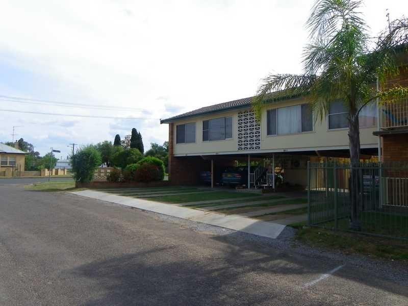 1/2 Vera Street, Tamworth NSW 2340
