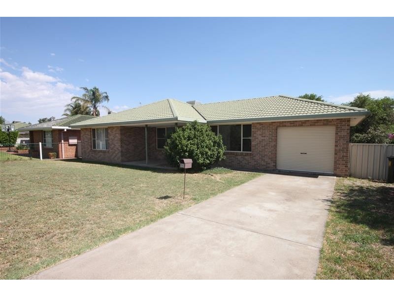 50 Susanne Street, Tamworth NSW 2340