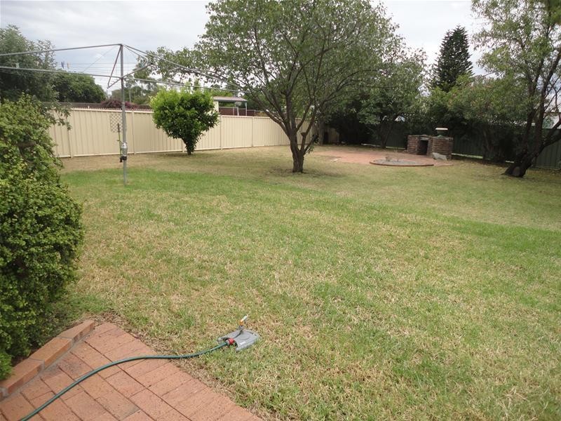 30 Woodstock Street, Tamworth NSW 2340