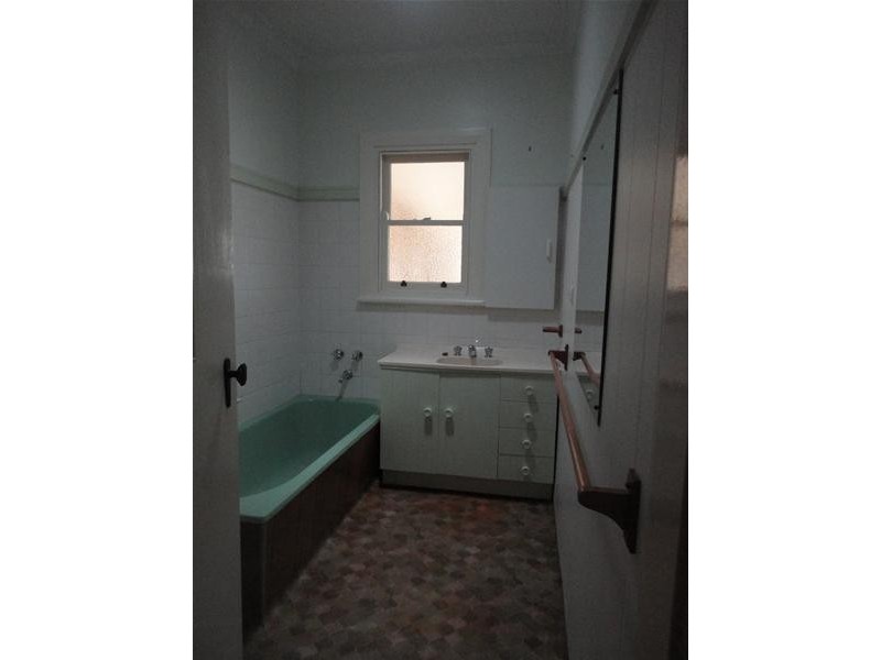 30 Woodstock Street, Tamworth NSW 2340