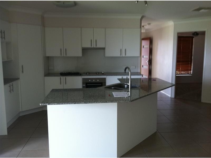 18 Bowman Drive, Tamworth NSW 2340