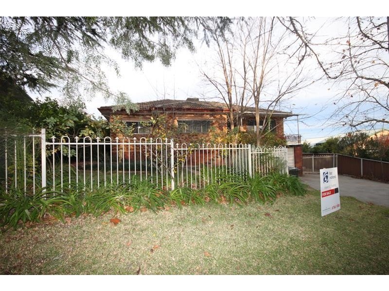 15 Chelmsford Street, Tamworth NSW 2340