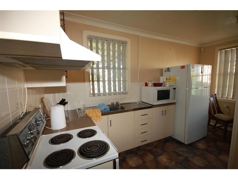 100 Petra Avenue, Tamworth NSW 2340