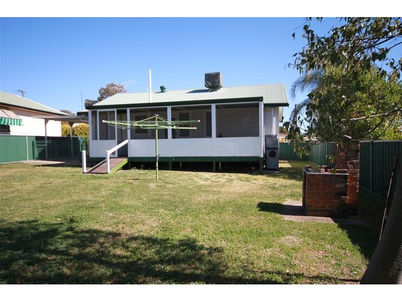 100 Petra Avenue, Tamworth NSW 2340