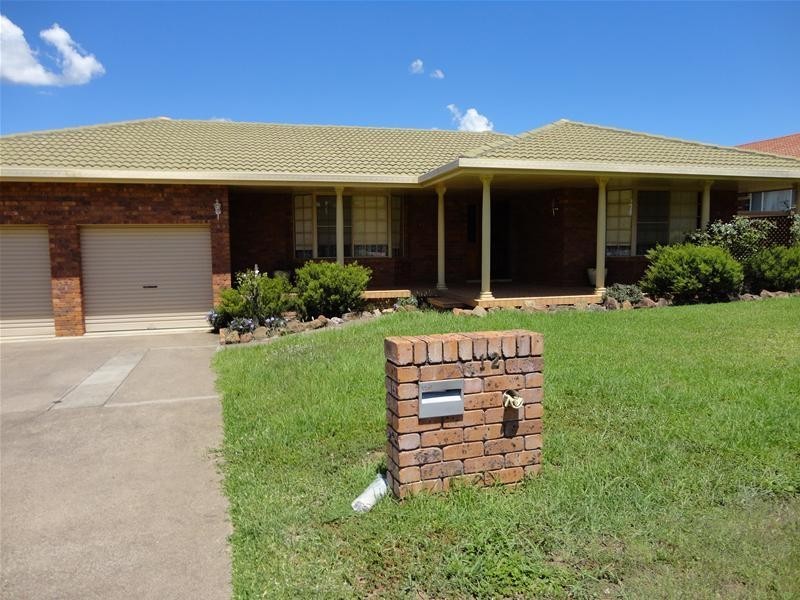 12 The Mews, Tamworth NSW 2340