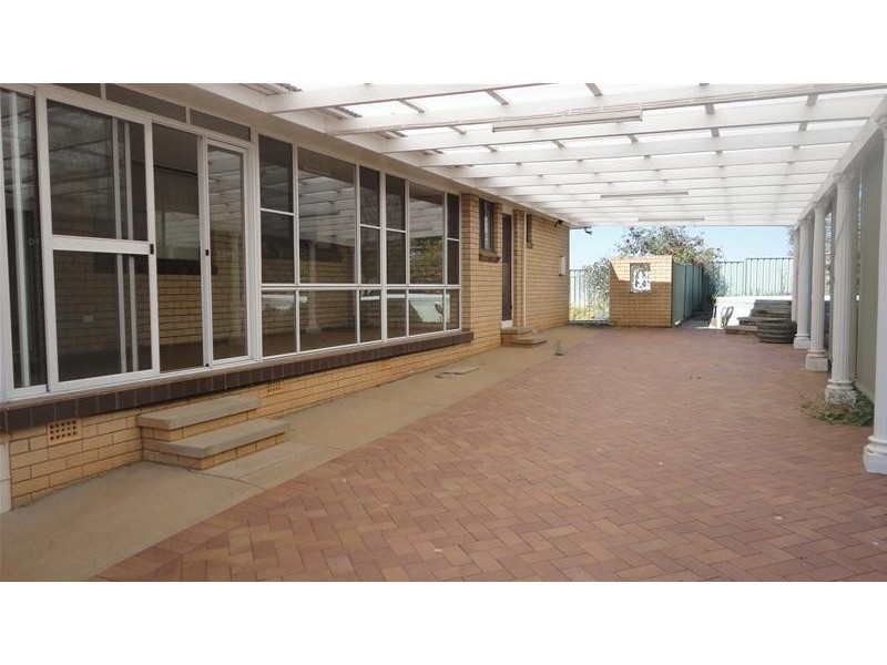 225 Forest Road, Tamworth NSW 2340