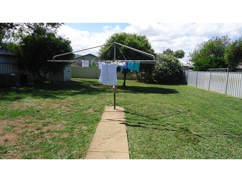 18 Bent Street, Tamworth NSW 2340