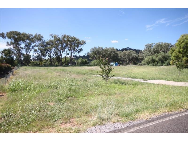 25 Flagstaff Road, Tamworth NSW 2340