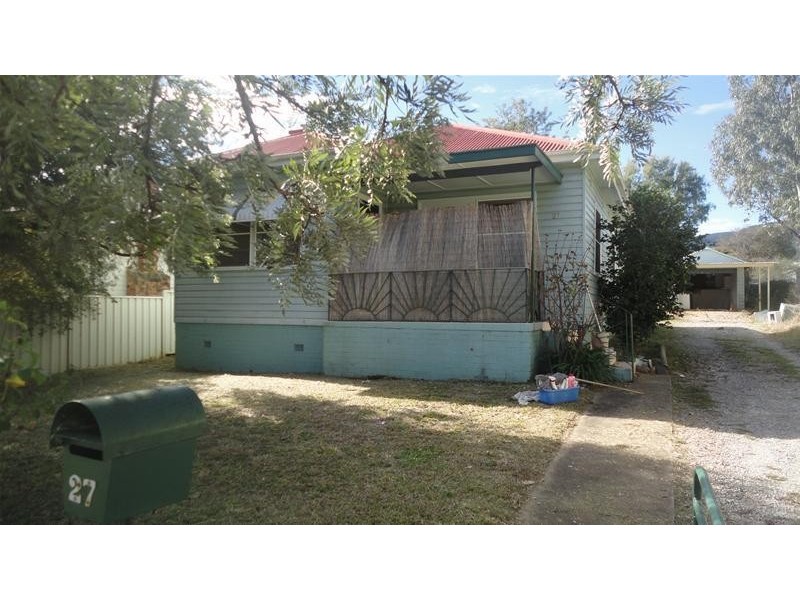 27 Hyman Street, Tamworth NSW 2340