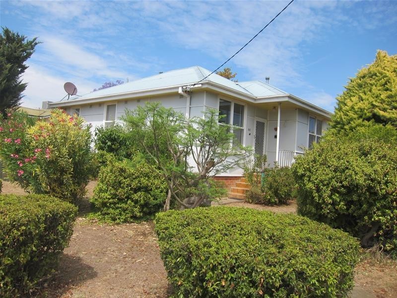51 Robert Street, Tamworth NSW 2340