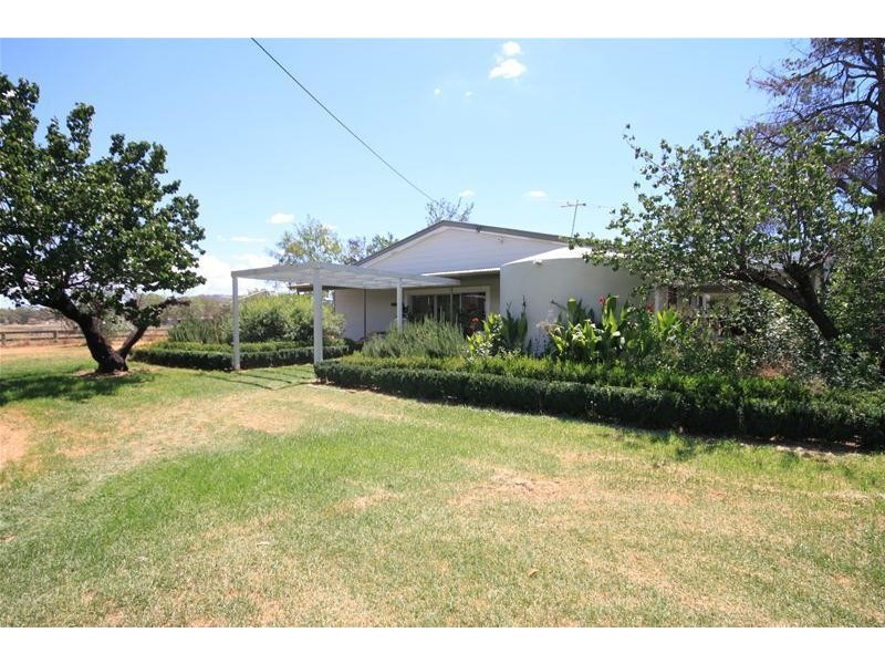 32 Sandy Road, Tamworth NSW 2340