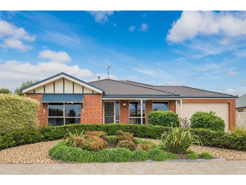 10 Greenleaf Drive, Lara VIC 3212