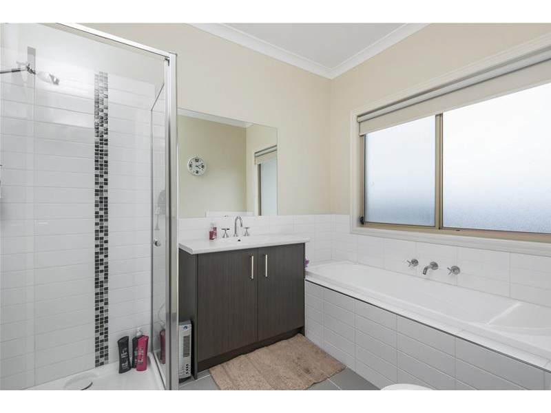 1/60 Benetti Drive, Lara VIC 3212