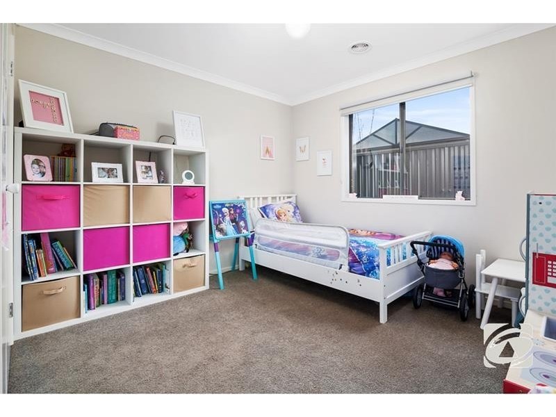 17 Moorhen Drive, Lara VIC 3212