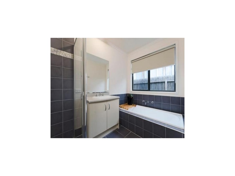 1c Sherwood Court, Lara VIC 3212