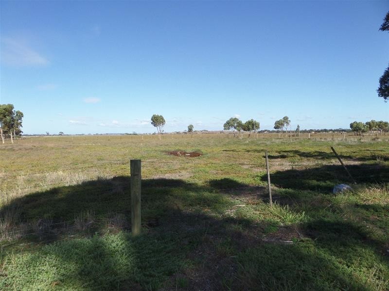 40 Winstanley Road, Avalon VIC 3212