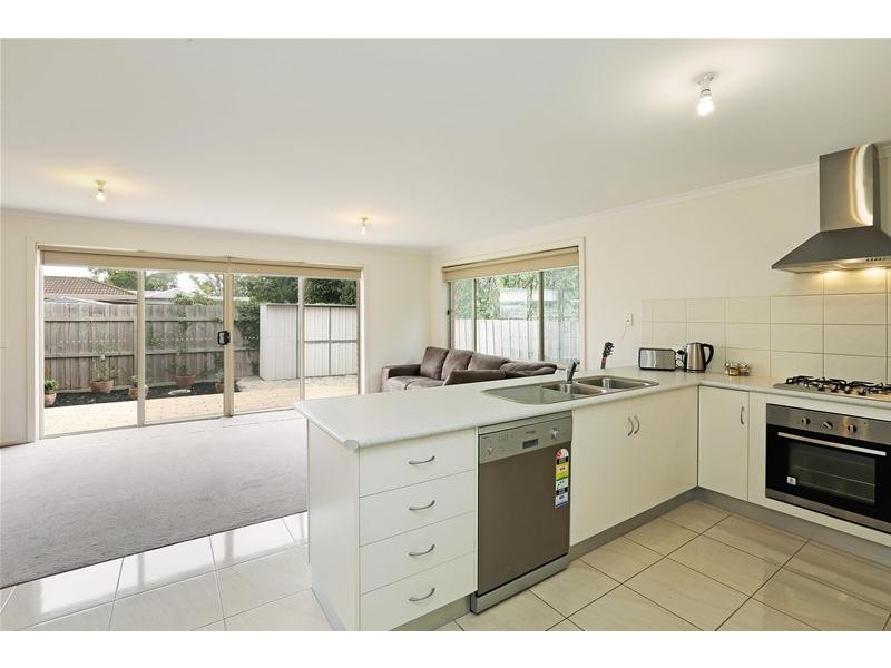 2/23 Flinders Avenue, Lara VIC 3212