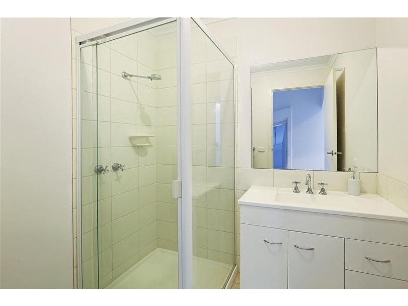 2/23 Flinders Avenue, Lara VIC 3212