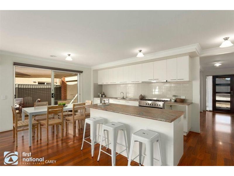 33 Kingfisher Court, Lara VIC 3212