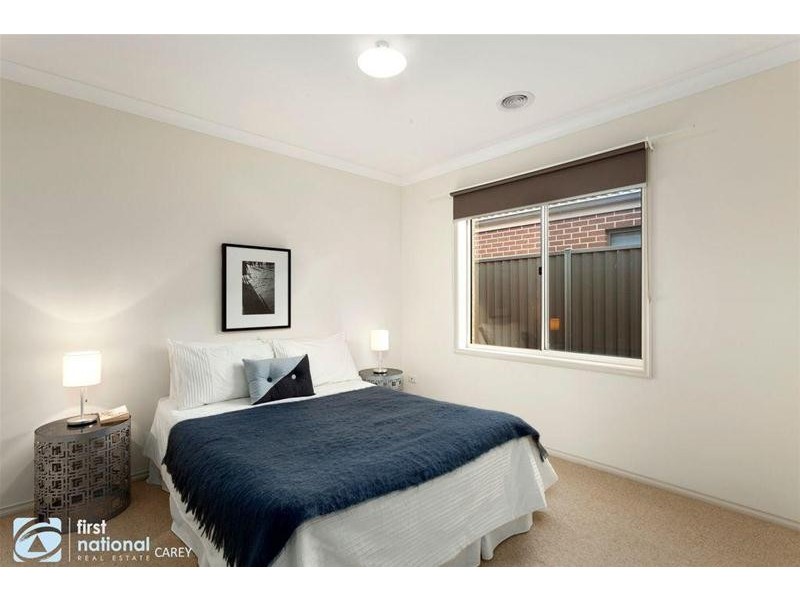 33 Kingfisher Court, Lara VIC 3212