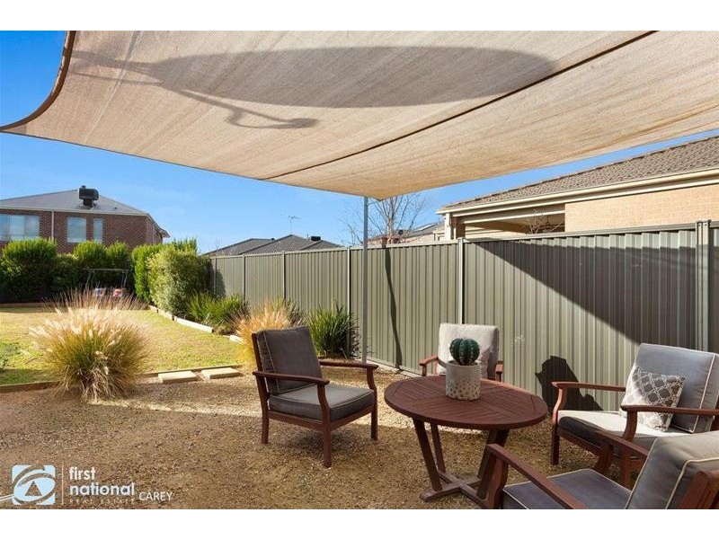 33 Kingfisher Court, Lara VIC 3212