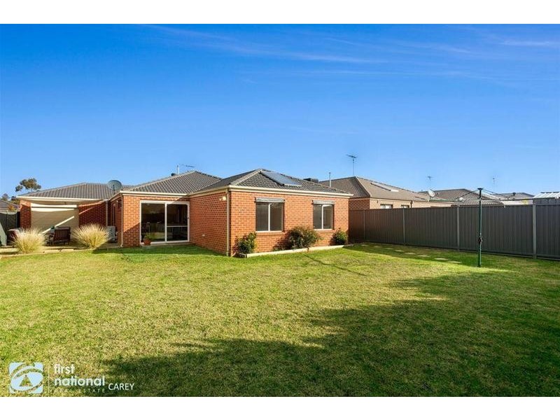 33 Kingfisher Court, Lara VIC 3212