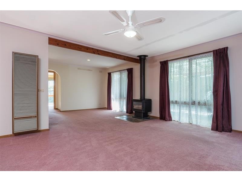 17 Cromwell Drive, Lara VIC 3212