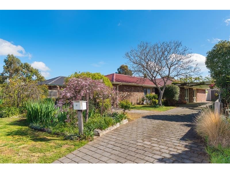 17 Cromwell Drive, Lara VIC 3212