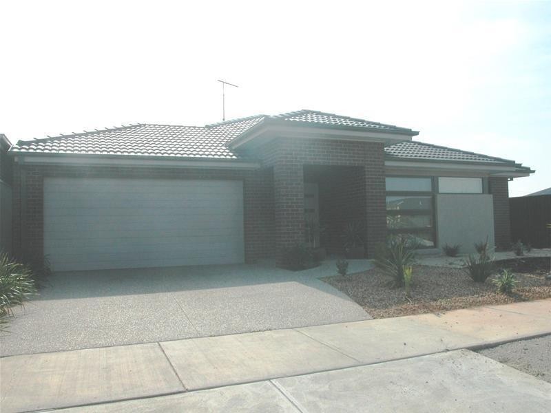 14 Grebe Crt, Lara VIC 3212