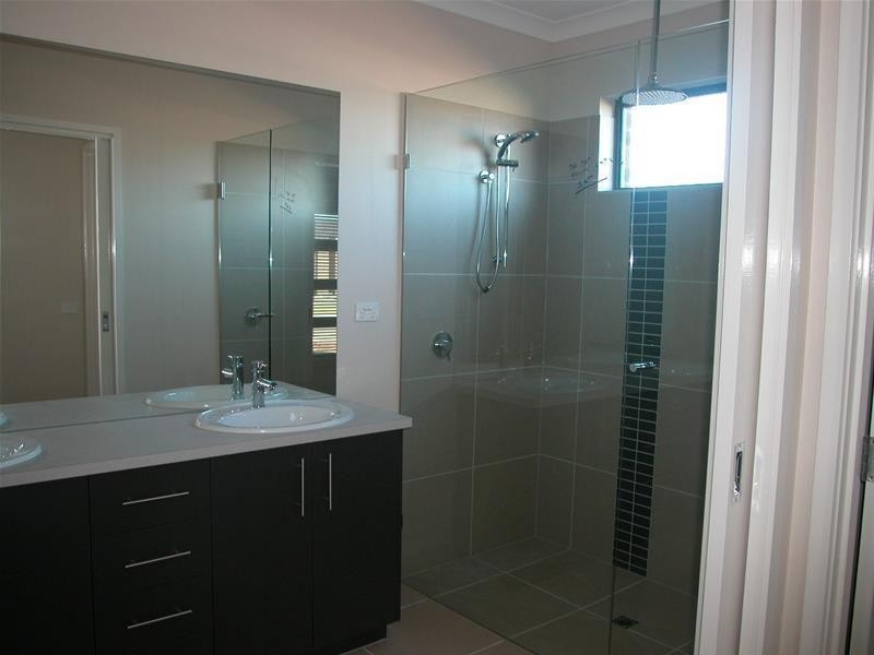 14 Grebe Crt, Lara VIC 3212