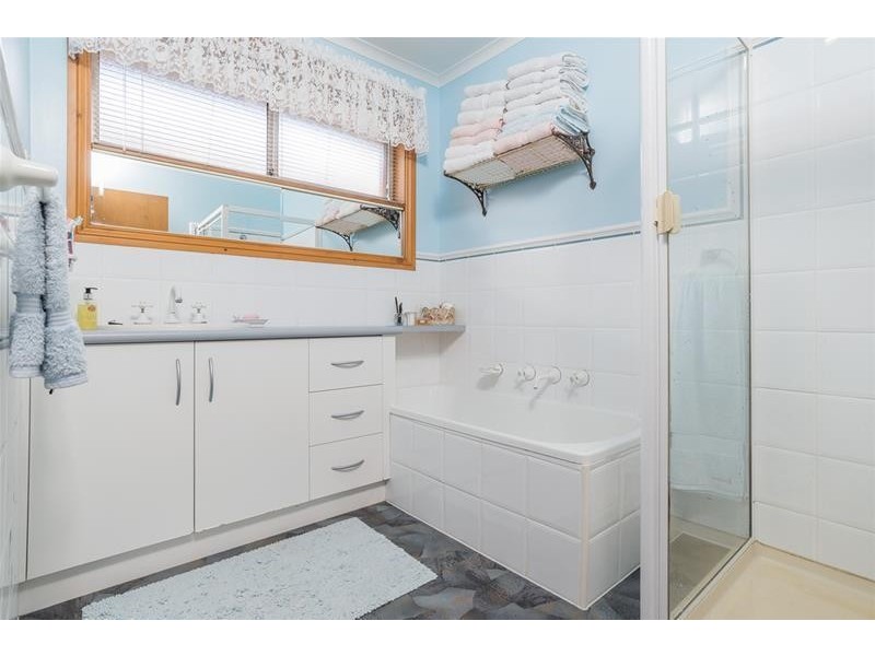 16 Stapledon Court, Corio VIC 3214