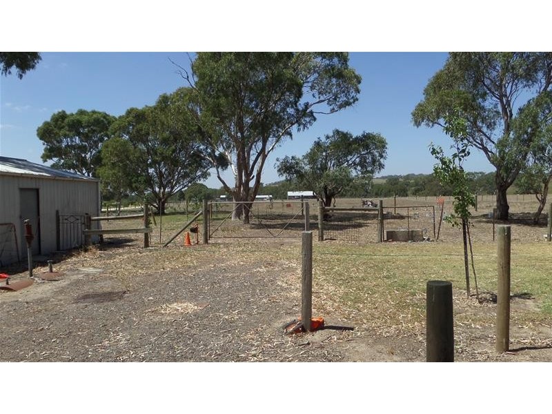 300 Staughtonvale Road, Anakie VIC 3221