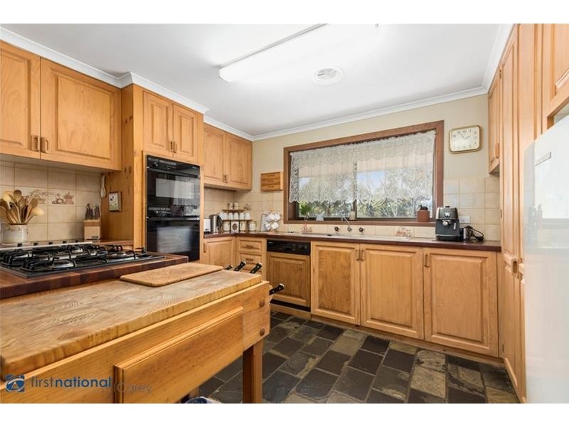 330 Flinders Avenue, Lara VIC 3212