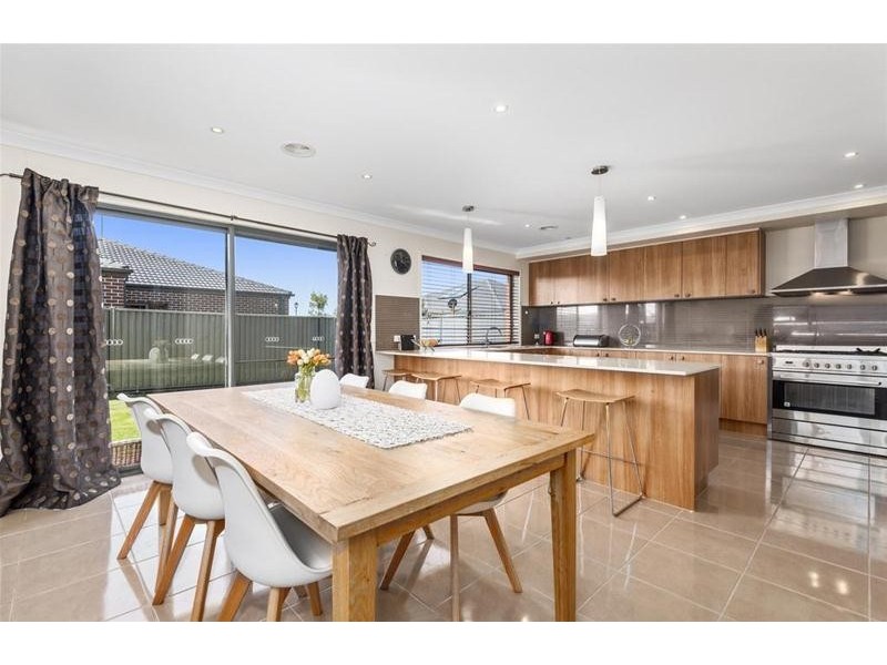 13 Weerana Way, Lara VIC 3212