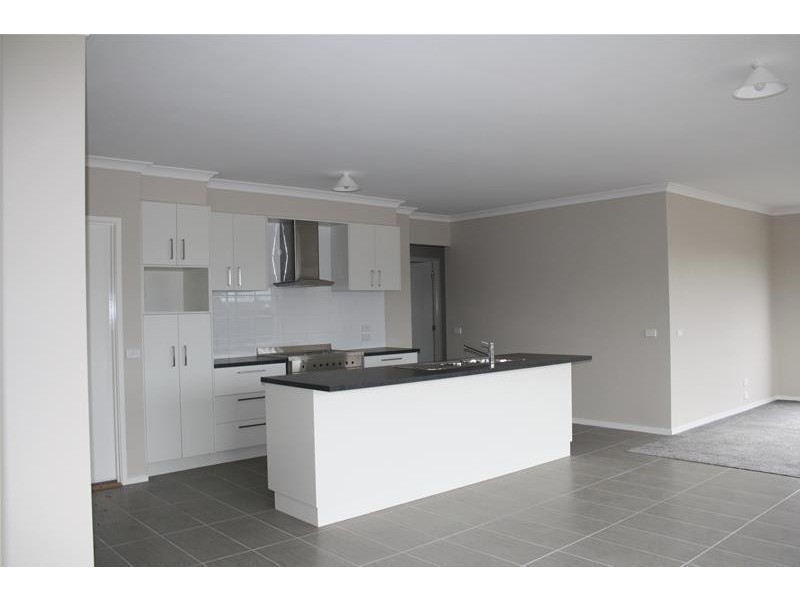 36 Kingfisher Court, Lara VIC 3212