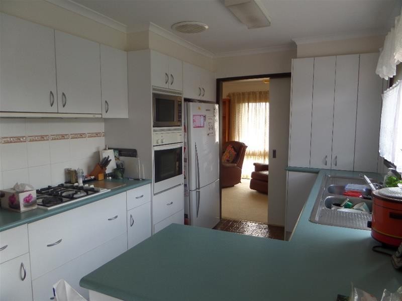 2 Sheeran Crescent, Lara VIC 3212