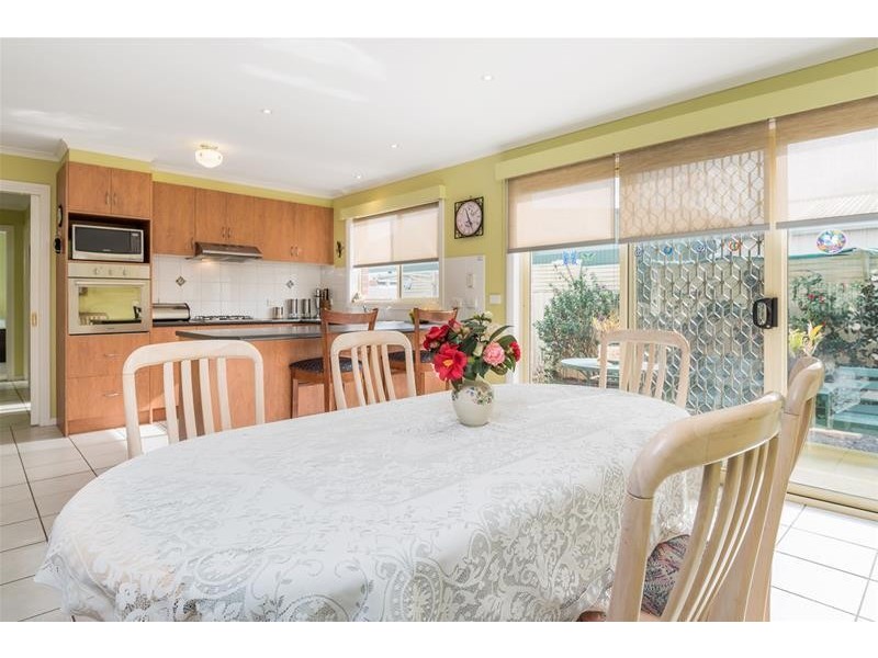 2/17 Stephenson Street, Lara VIC 3212