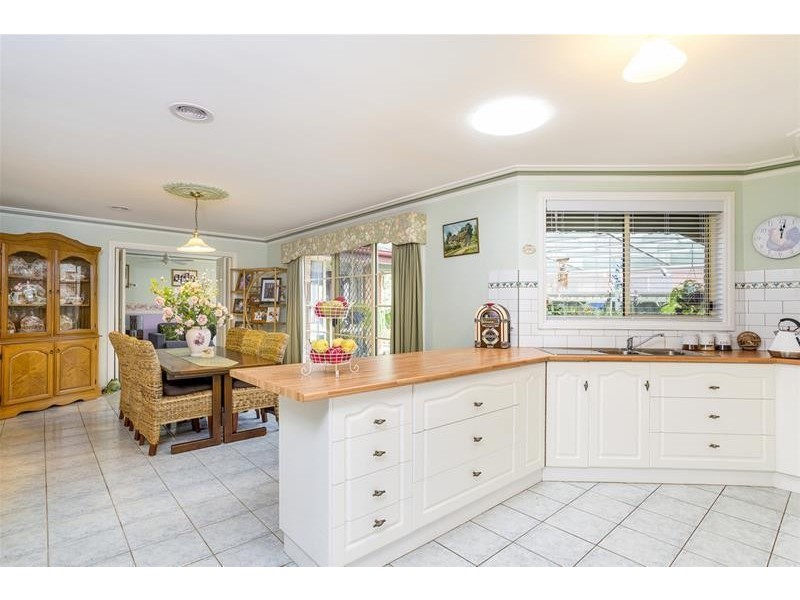 13 O’Dwyer Court, Lovely Banks VIC 3221