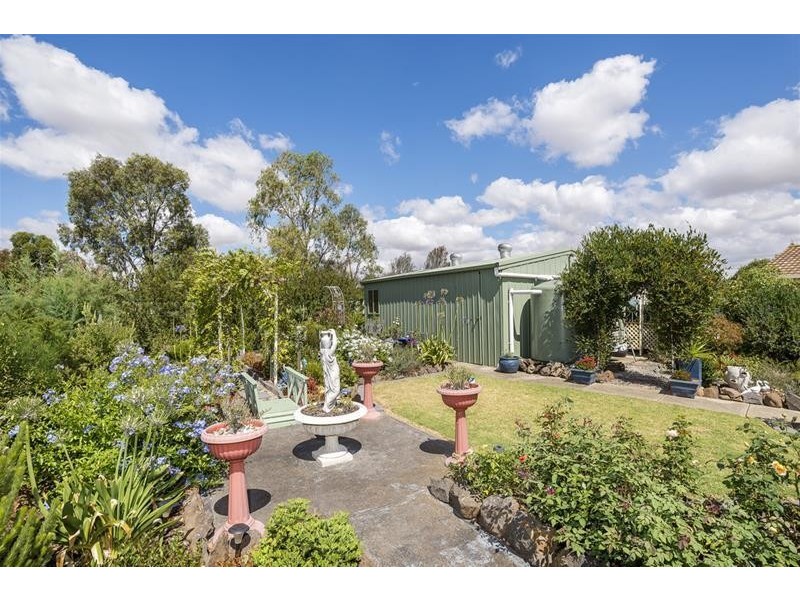 13 O’Dwyer Court, Lovely Banks VIC 3221