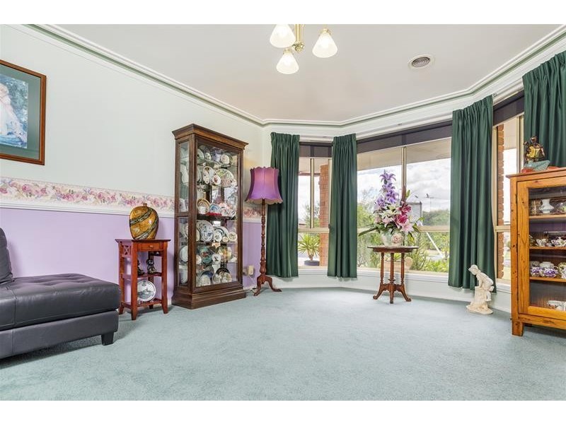 13 O’Dwyer Court, Lovely Banks VIC 3221