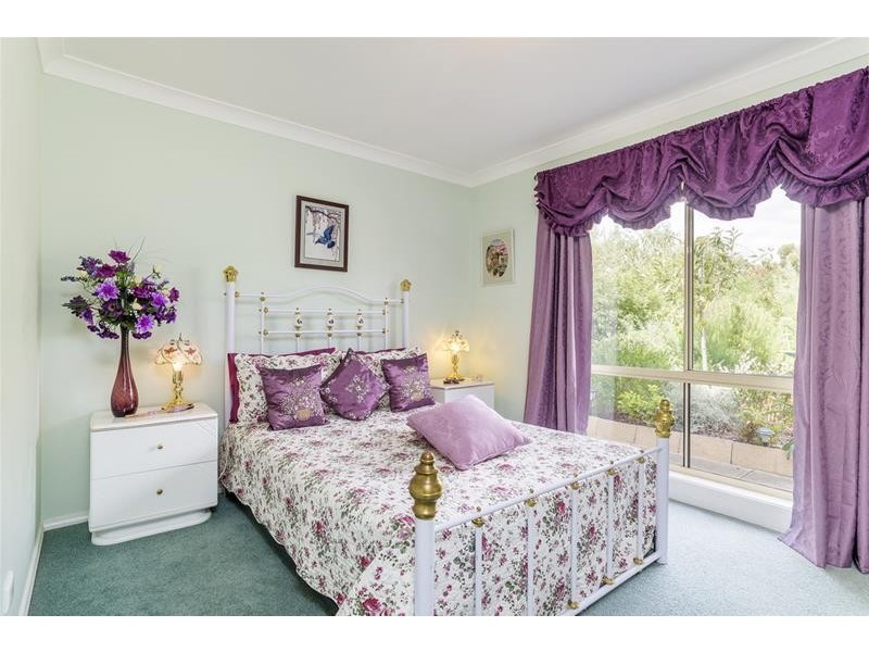 13 O’Dwyer Court, Lovely Banks VIC 3221