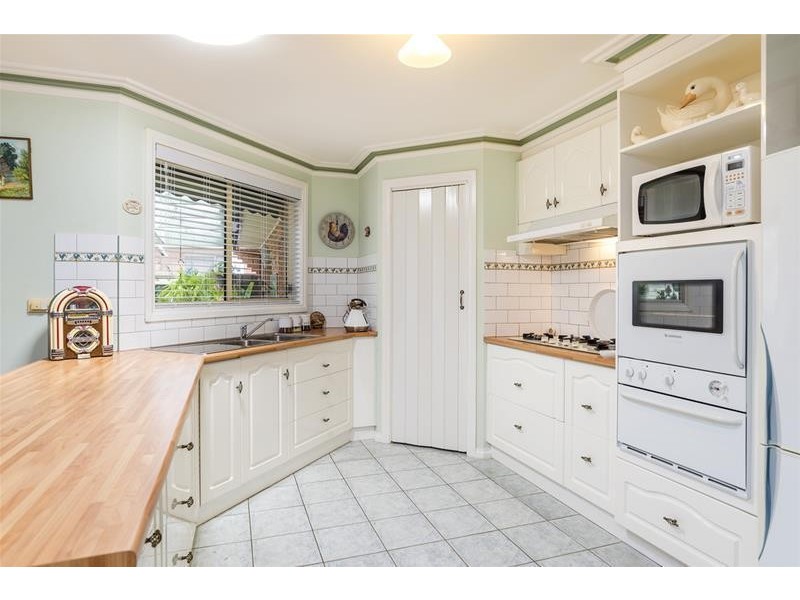 13 O’Dwyer Court, Lovely Banks VIC 3221