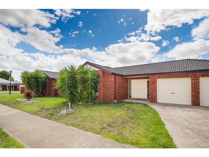 32 Country Gardens Drive, Lara VIC 3212