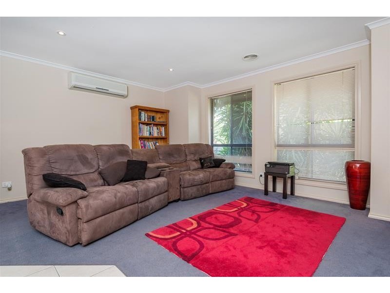 32 Country Gardens Drive, Lara VIC 3212