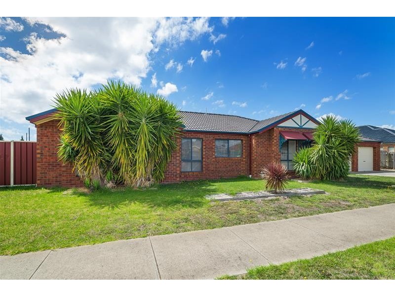 32 Country Gardens Drive, Lara VIC 3212